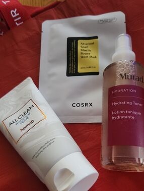 Murad Hydrating Toner Pink Clear Bottle